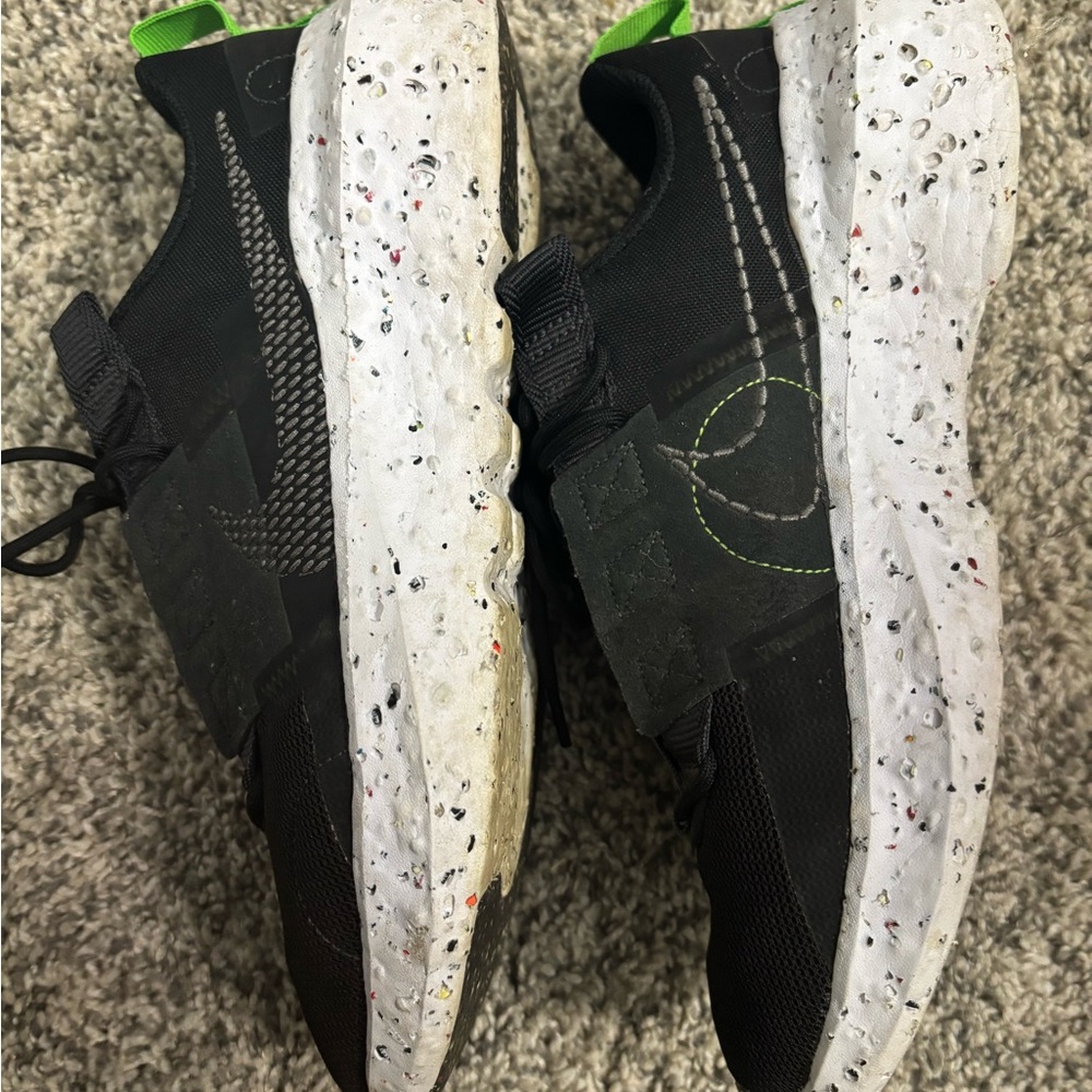 Nike Men’s Black Athletic Sneakers with Neon Green Accents - Picture 3 of 6